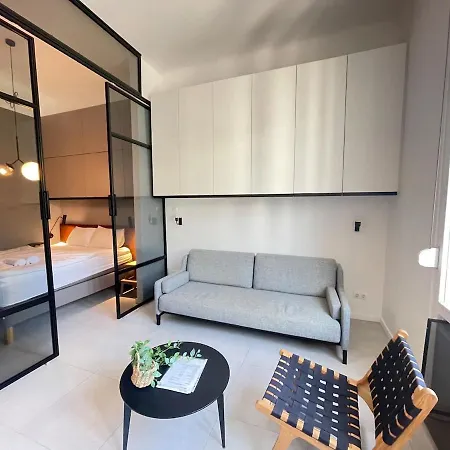 Aura By Stn Apartmán